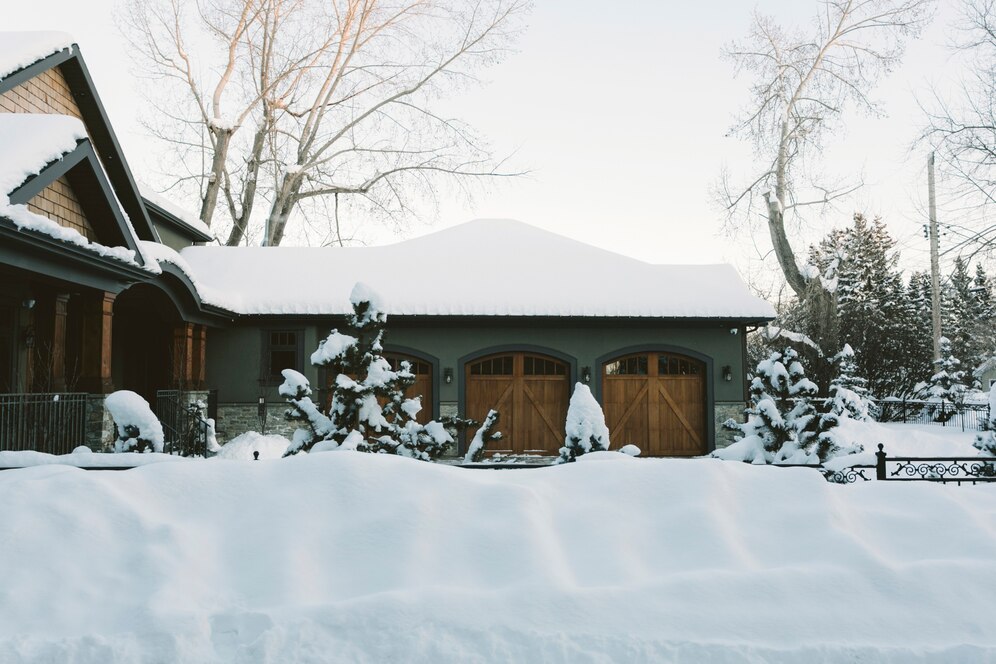 Ice Dam Prevention: Protect Your Roof from Winter Damage