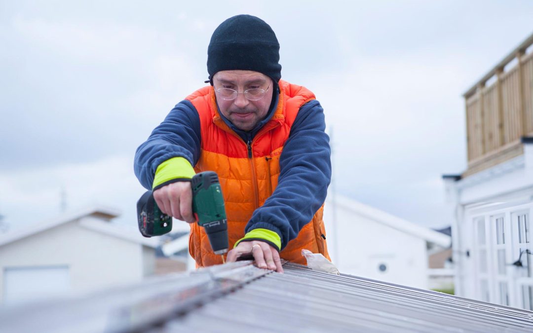 Signs You Need a Local Roofing Repair This Fall