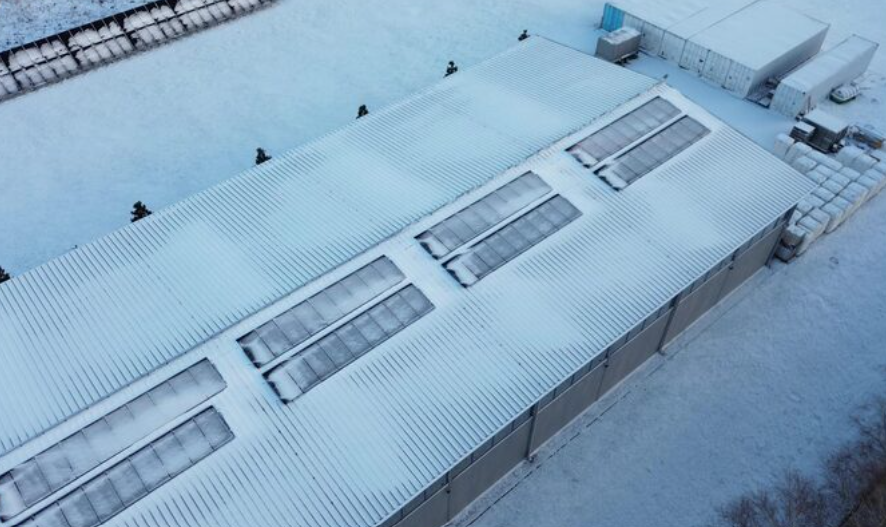 What to Do When Your Commercial Roof Freezes Up Unexpectedly